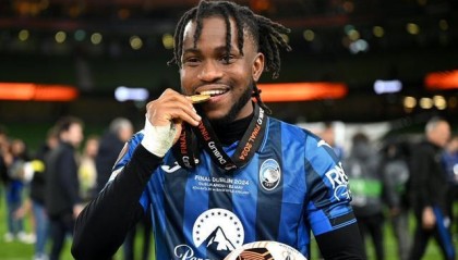 记者：拜仁先租后买2800万欧报价卢克曼，亚特兰大不接受